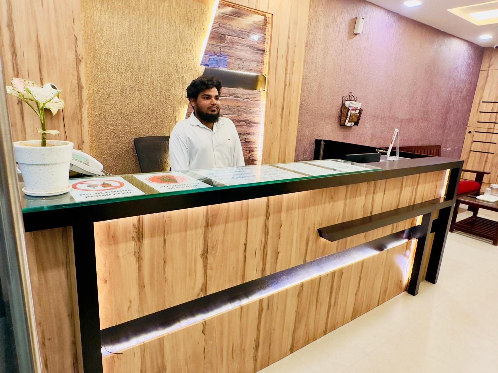Stay Court - Business Class Hotel - Near Central Railway Station Chennai Eksteriør billede