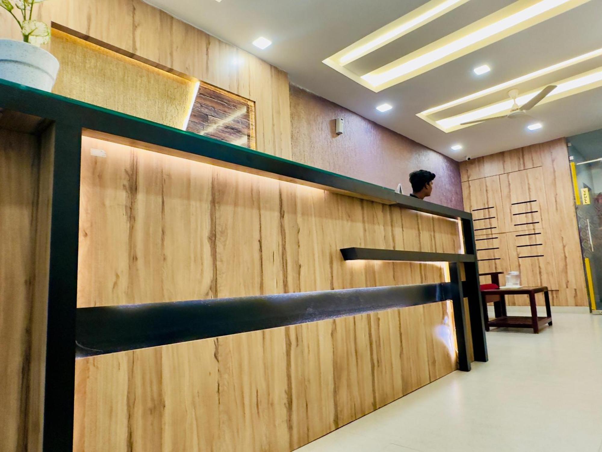 Stay Court - Business Class Hotel - Near Central Railway Station Chennai Eksteriør billede