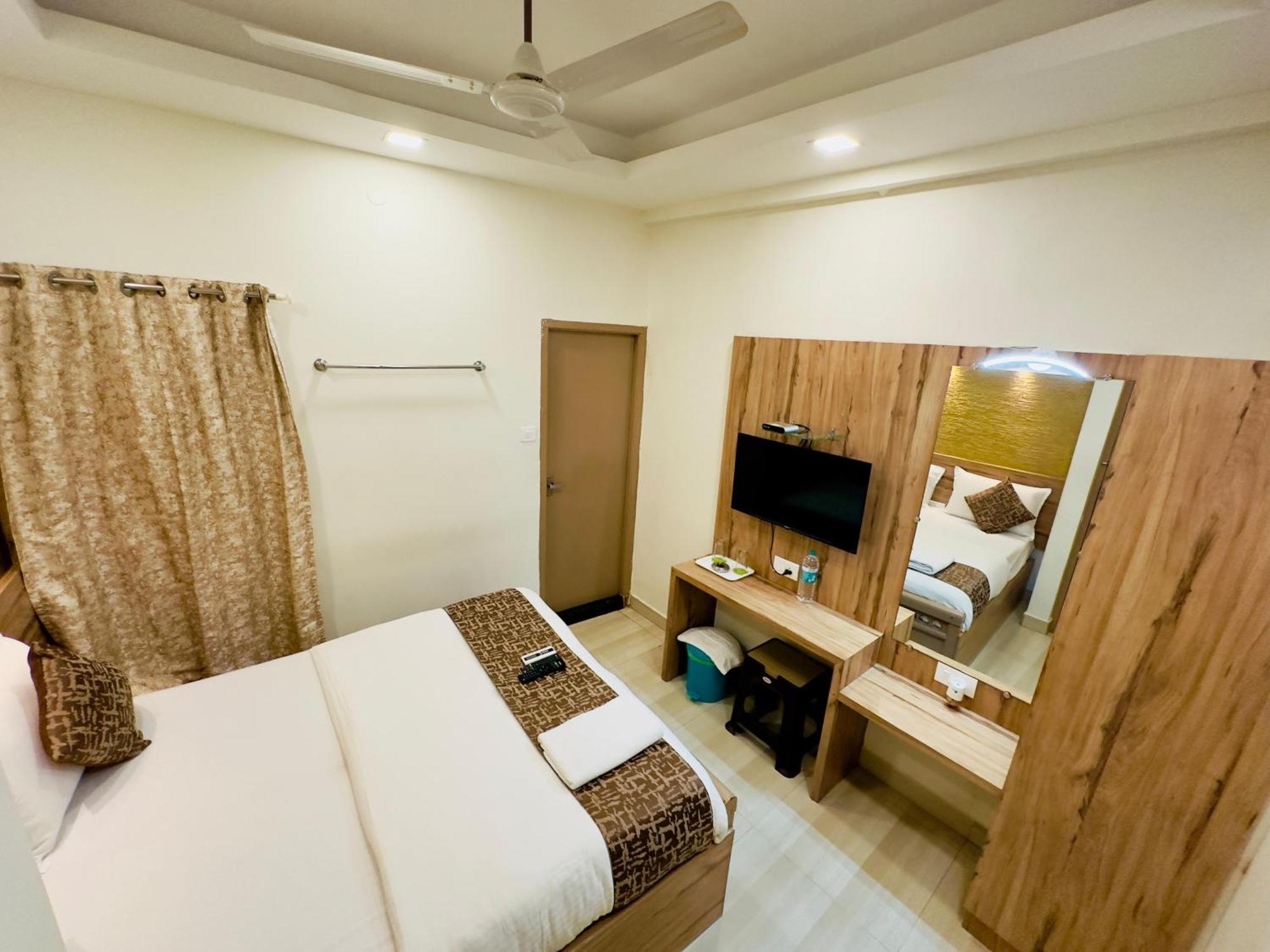 Stay Court - Business Class Hotel - Near Central Railway Station Chennai Eksteriør billede